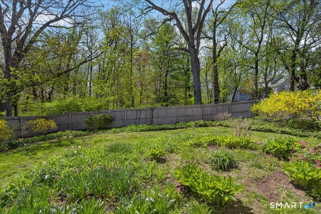 122 Corbin Road, Hamden, CT 06517