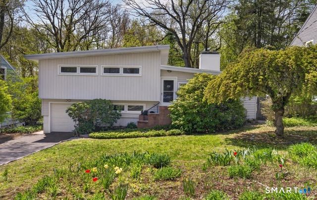 122 Corbin Road, Hamden, CT 06517