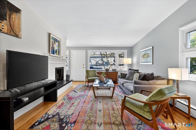 122 Corbin Road, Hamden, CT 06517