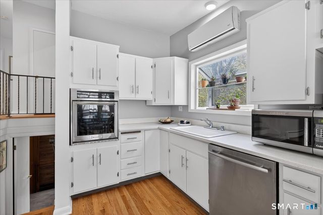 122 Corbin Road, Hamden, CT 06517
