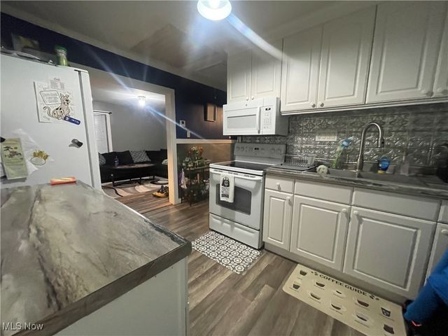 301 39th Street, Vienna, WV 26105