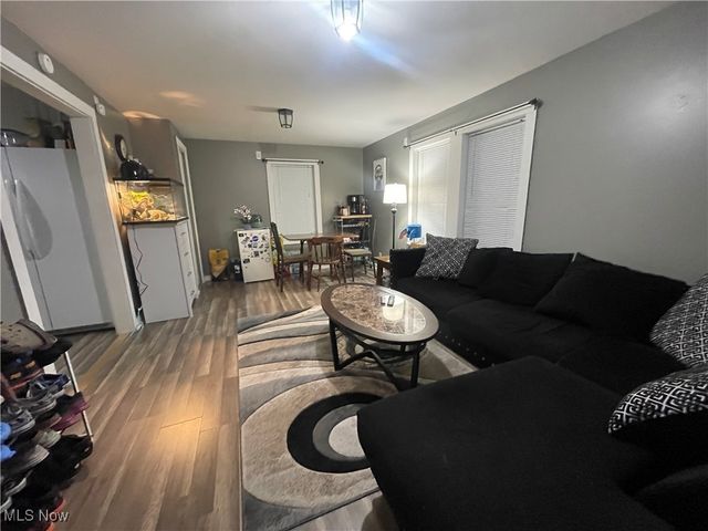 301 39th Street, Vienna, WV 26105