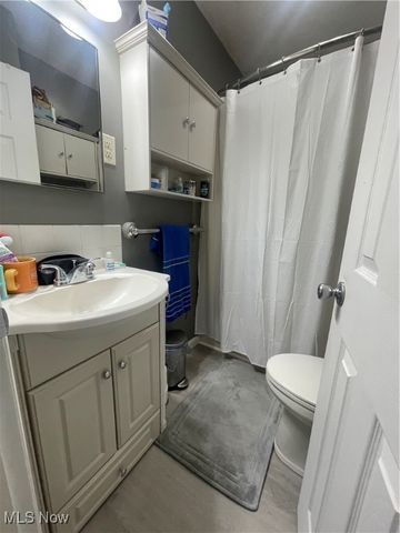 301 39th Street, Vienna, WV 26105