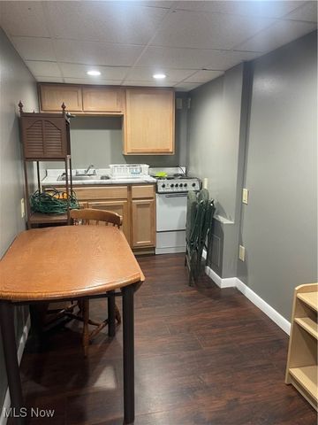 301 39th Street, Vienna, WV 26105