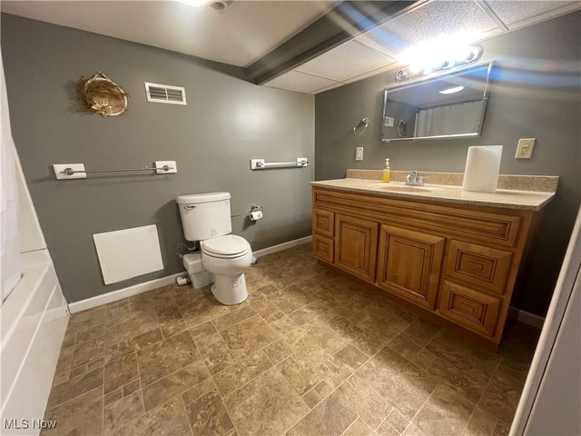 301 39th Street, Vienna, WV 26105