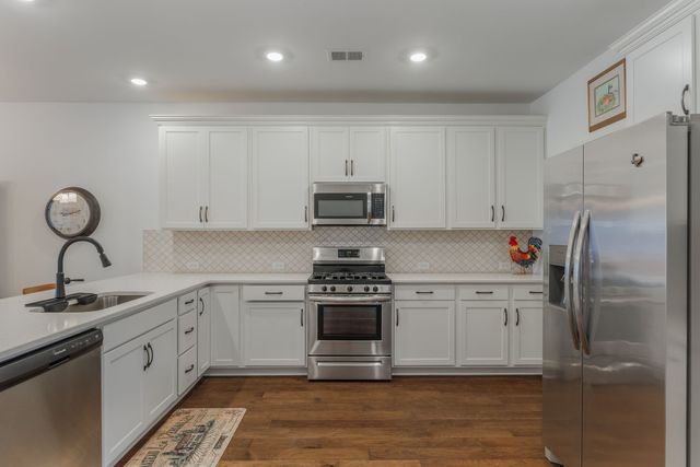 1570 Cedarbrooke Ln, Lebanon, TN 37090