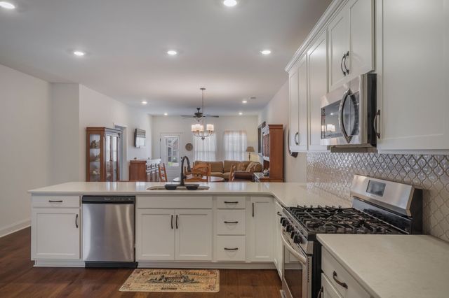 1570 Cedarbrooke Ln, Lebanon, TN 37090