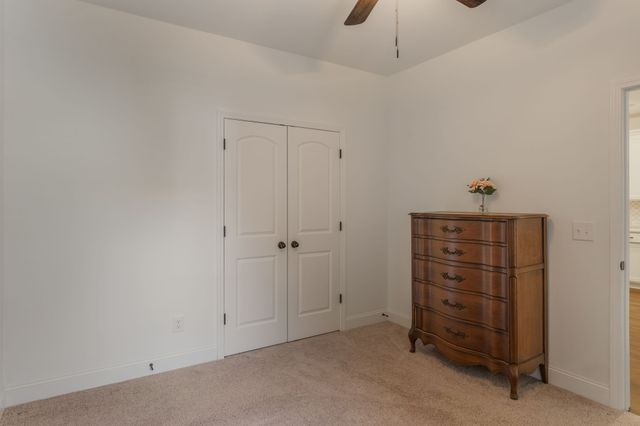 1570 Cedarbrooke Ln, Lebanon, TN 37090