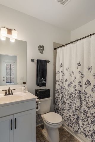 1570 Cedarbrooke Ln, Lebanon, TN 37090