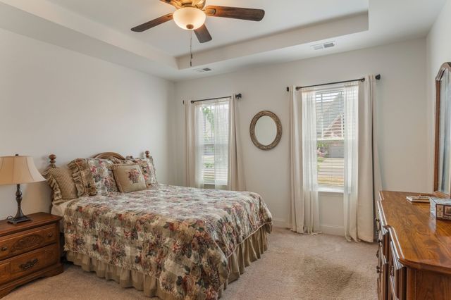 1570 Cedarbrooke Ln, Lebanon, TN 37090