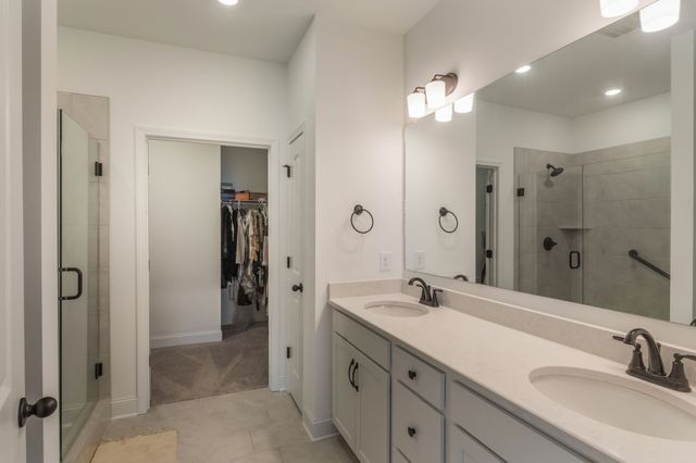 1570 Cedarbrooke Ln, Lebanon, TN 37090