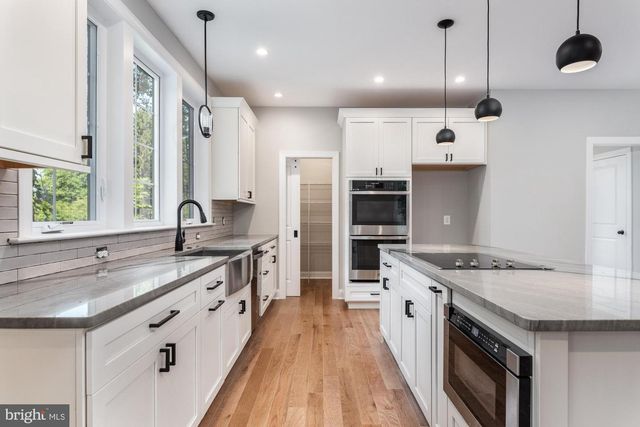 706 CLOVER LN, Plymouth Meeting, PA 19462