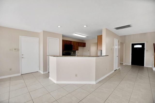 2939 Sailors Moon Drive, Friendswood, TX 77546