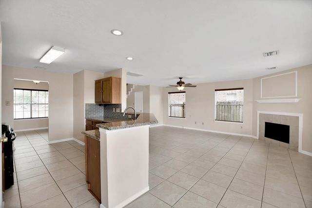 2939 Sailors Moon Drive, Friendswood, TX 77546