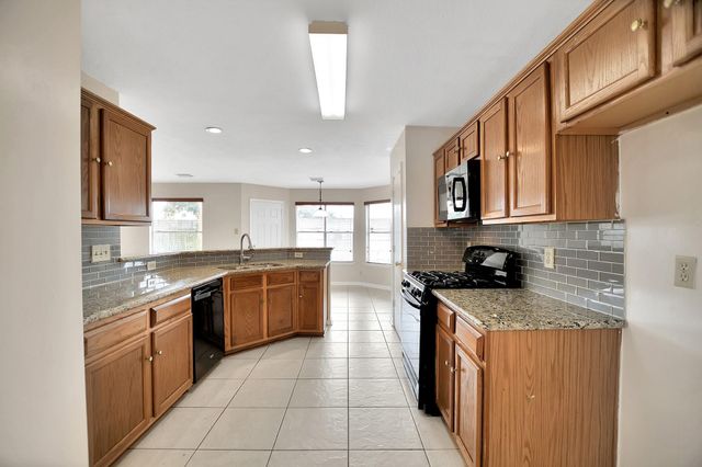 2939 Sailors Moon Drive, Friendswood, TX 77546