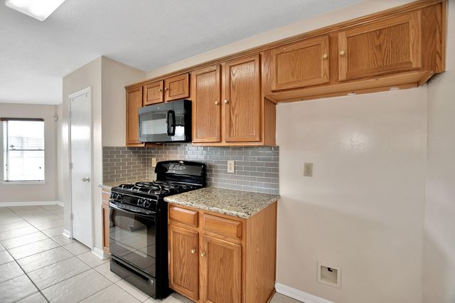 2939 Sailors Moon Drive, Friendswood, TX 77546