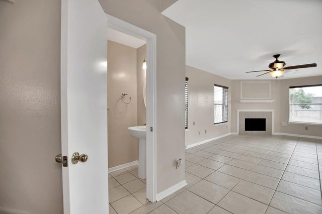 2939 Sailors Moon Drive, Friendswood, TX 77546