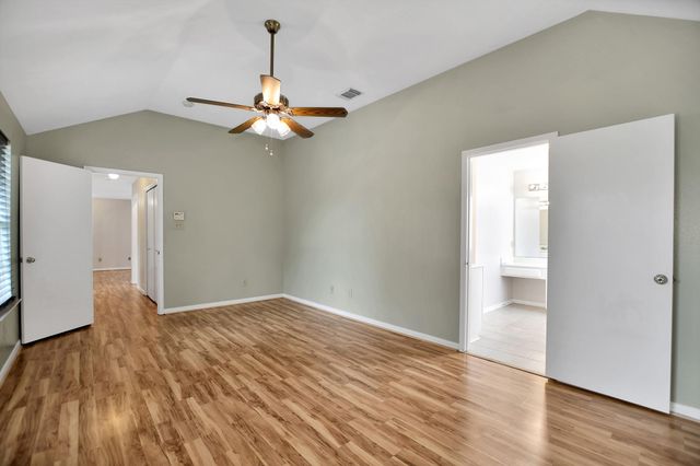 2939 Sailors Moon Drive, Friendswood, TX 77546