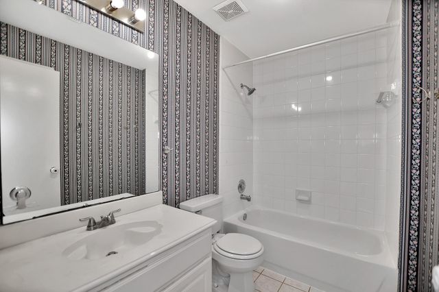 2939 Sailors Moon Drive, Friendswood, TX 77546