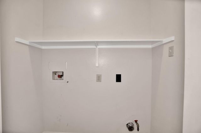 2939 Sailors Moon Drive, Friendswood, TX 77546