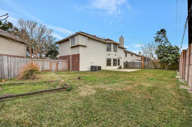 2939 Sailors Moon Drive, Friendswood, TX 77546