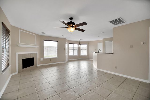 2939 Sailors Moon Drive, Friendswood, TX 77546