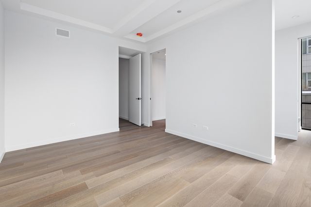 15 N Elizabeth Street 201, Chicago, IL 60607
