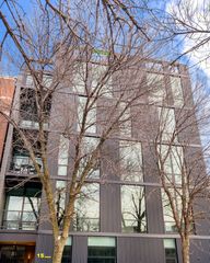 15 N Elizabeth Street 201, Chicago, IL 60607