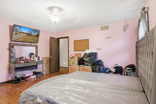 18341 Poplar Avenue, Homewood, IL 60430