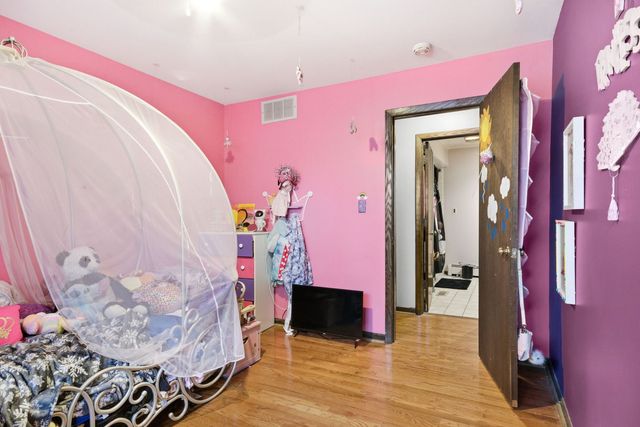 18341 Poplar Avenue, Homewood, IL 60430