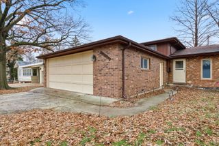 18341 Poplar Avenue, Homewood, IL 60430