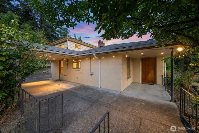 1207 32nd Street, Bellingham, WA 98225