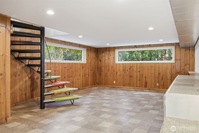 1207 32nd Street, Bellingham, WA 98225