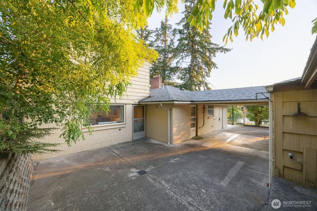 1207 32nd Street, Bellingham, WA 98225