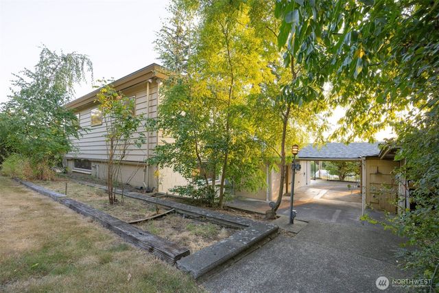 1207 32nd Street, Bellingham, WA 98225