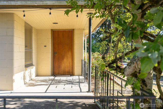 1207 32nd Street, Bellingham, WA 98225
