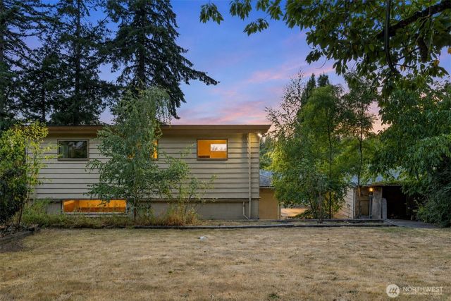 1207 32nd Street, Bellingham, WA 98225