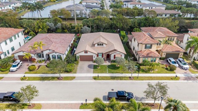 8840 Watercrest Cir Circle E, Parkland, FL 33076
