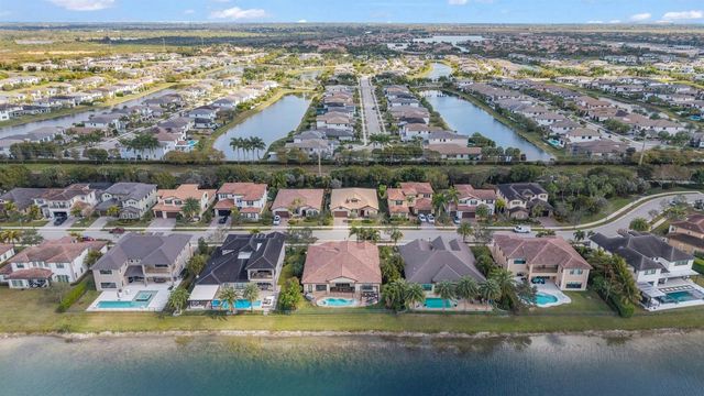 8840 Watercrest Cir Circle E, Parkland, FL 33076