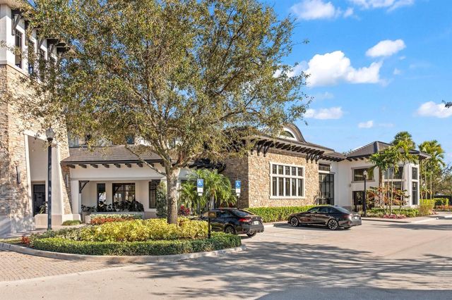 8840 Watercrest Cir Circle E, Parkland, FL 33076