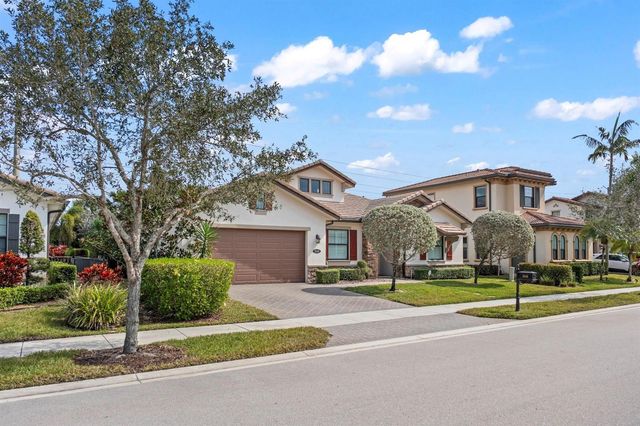 8840 Watercrest Cir Circle E, Parkland, FL 33076