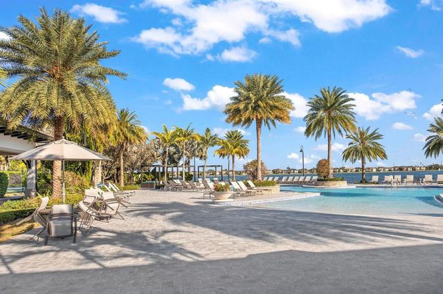 8840 Watercrest Cir Circle E, Parkland, FL 33076