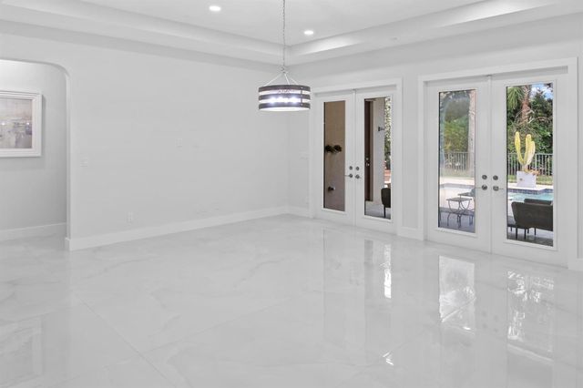 8840 Watercrest Cir Circle E, Parkland, FL 33076