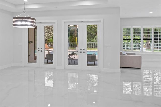 8840 Watercrest Cir Circle E, Parkland, FL 33076