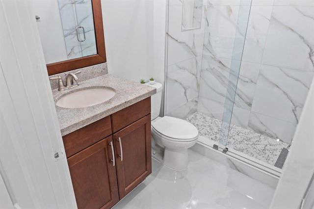 8840 Watercrest Cir Circle E, Parkland, FL 33076