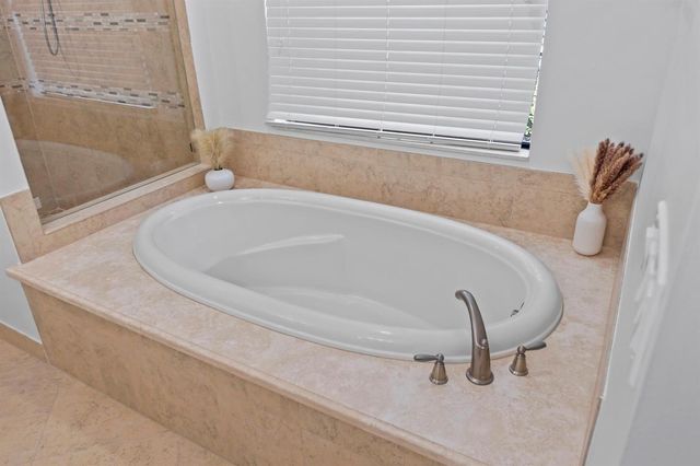 8840 Watercrest Cir Circle E, Parkland, FL 33076