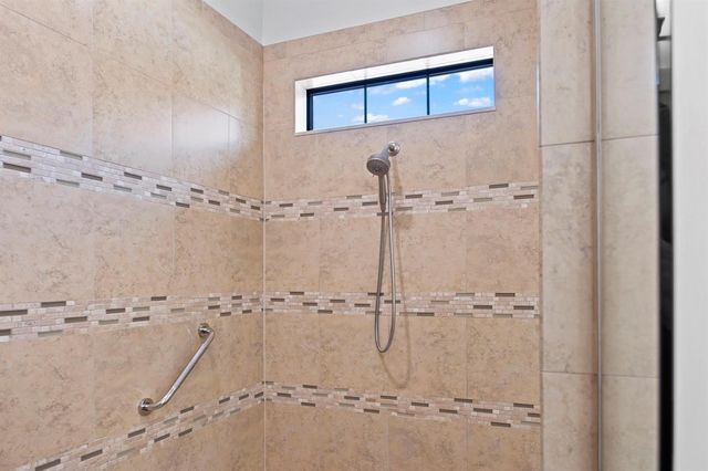 8840 Watercrest Cir Circle E, Parkland, FL 33076