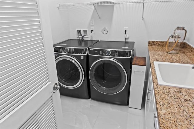 8840 Watercrest Cir Circle E, Parkland, FL 33076
