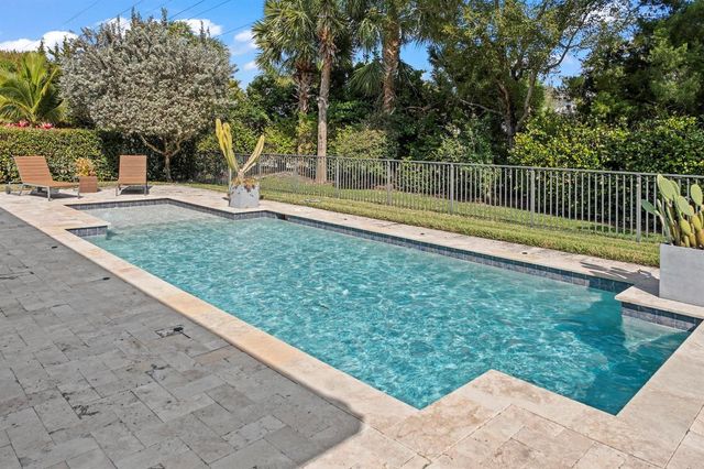 8840 Watercrest Cir Circle E, Parkland, FL 33076