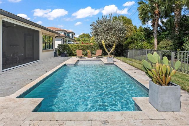 8840 Watercrest Cir Circle E, Parkland, FL 33076